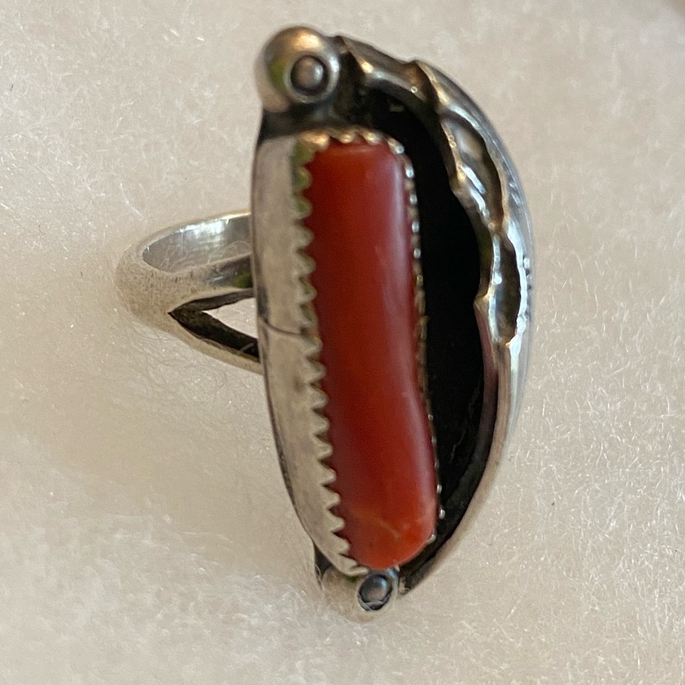 Vintage Native American Navajo coral and silver ring